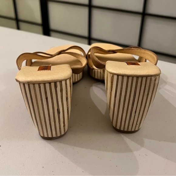 Vis á Vie Size 7 Slip-On Heels - Picture 3 of 5